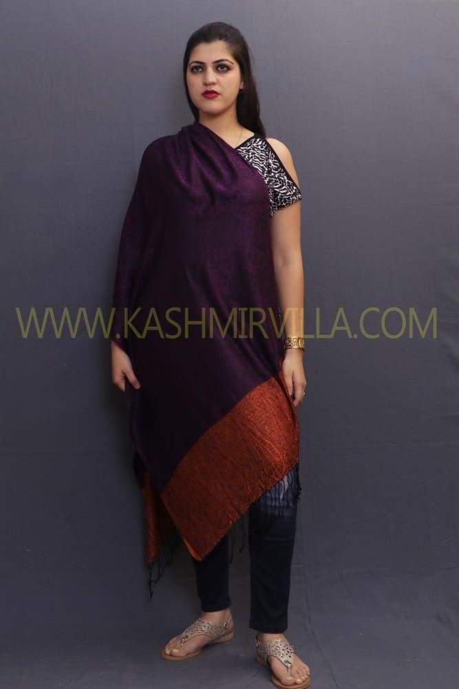 Delicate Wrap Along With Dark Purple Base And Highly Defined