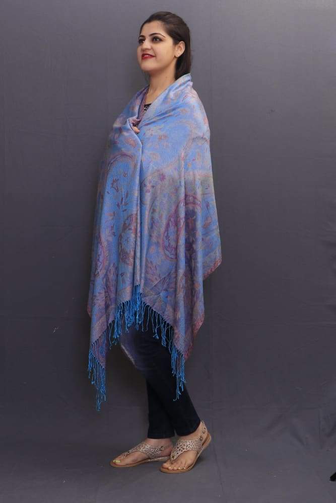 Delicate Wrap Along With Sky Blue Colour Base And Paisley
