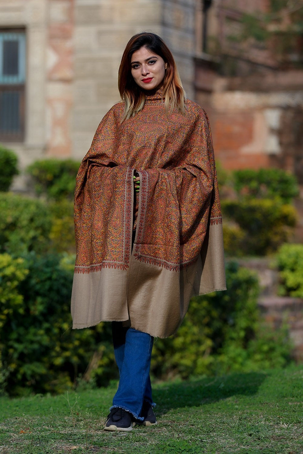 Elegant accrue beige color embroidered sozni shawl enriched