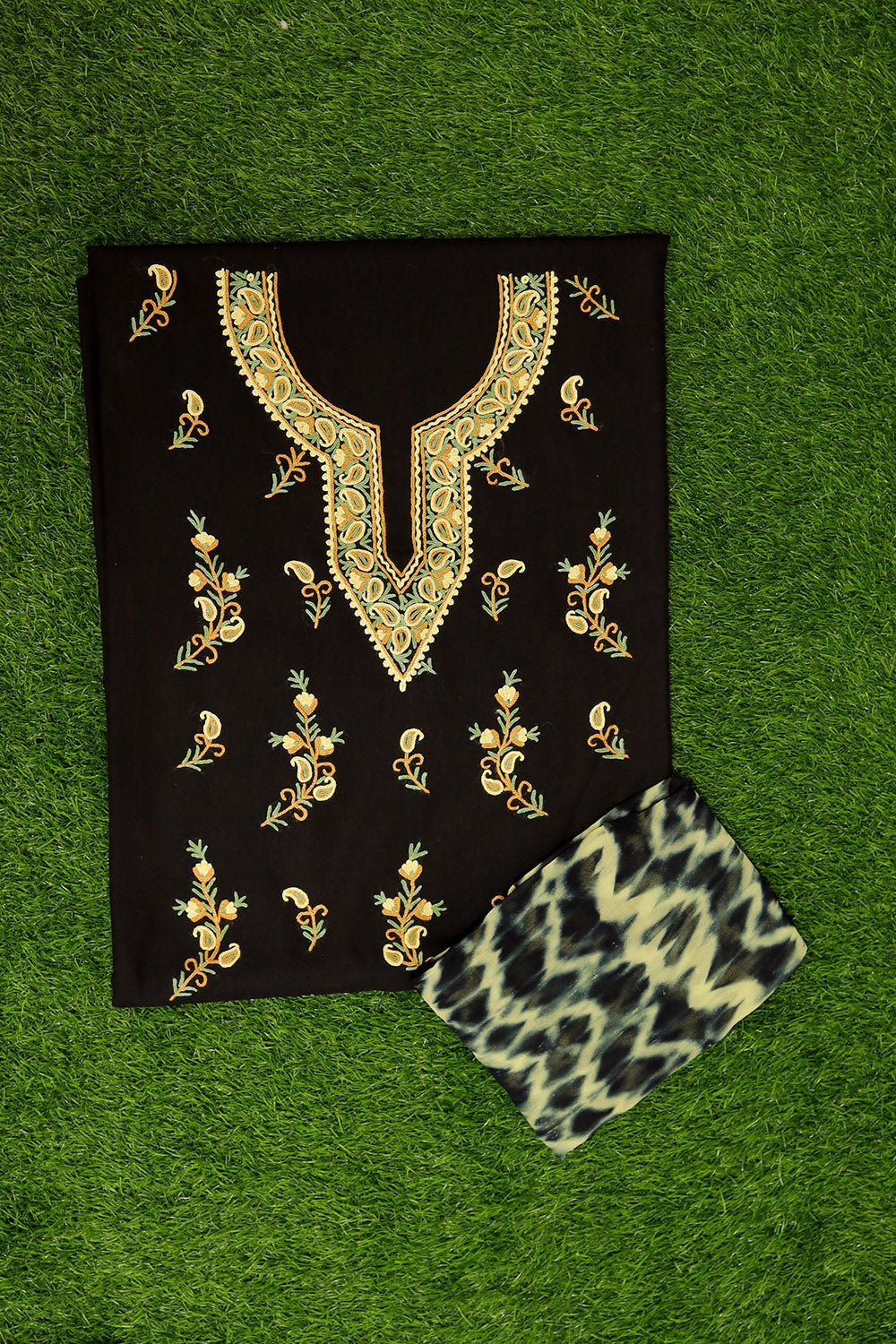 Elegant Black Colour Cotton Suit With Beautiful Kashmiri