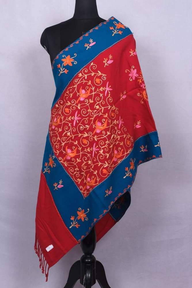 Elegant Red And Green Colour Contrast Wollen Stole