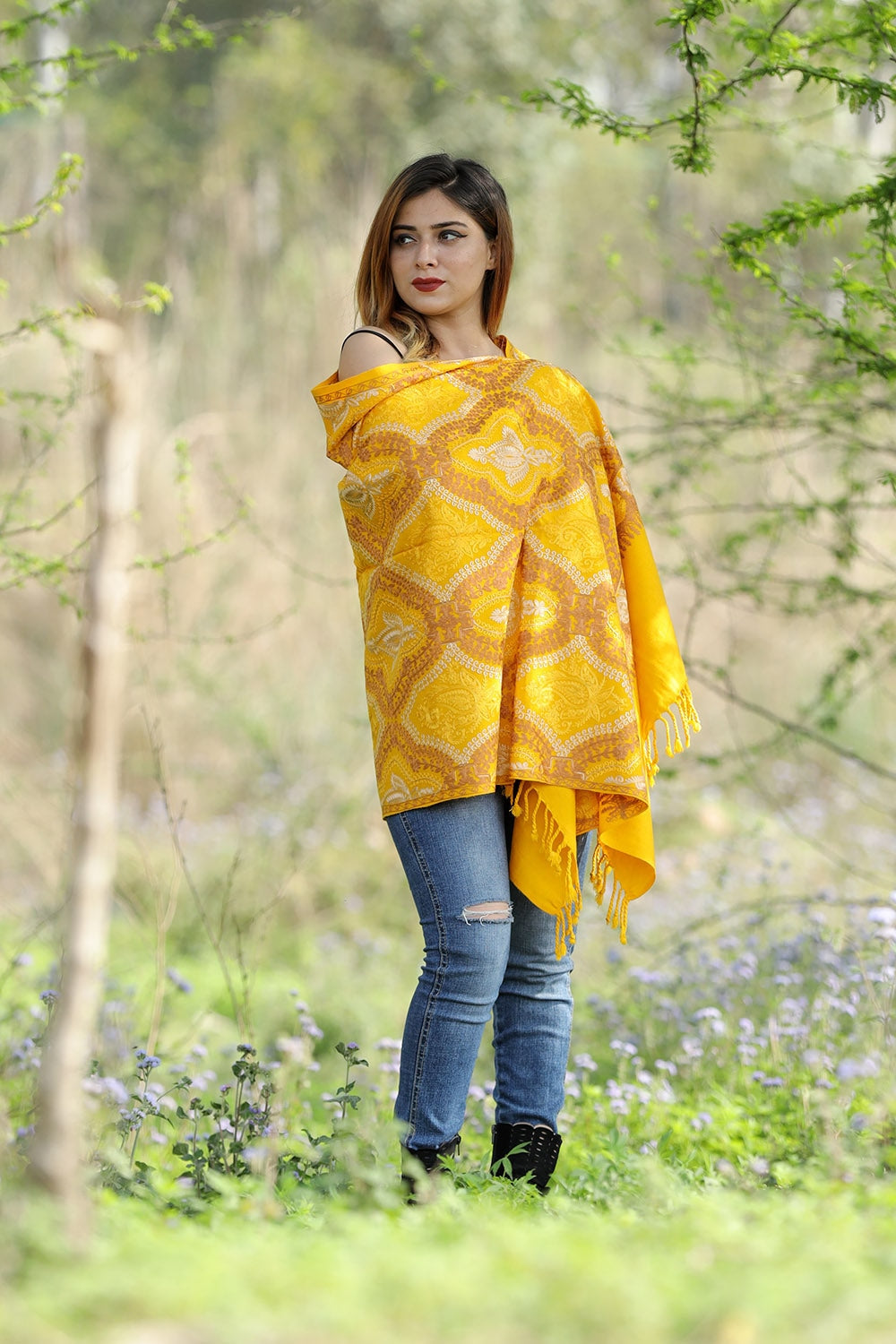 EXOTIC WARM YELLOW Colour Stole With Graceful Dense Jaal