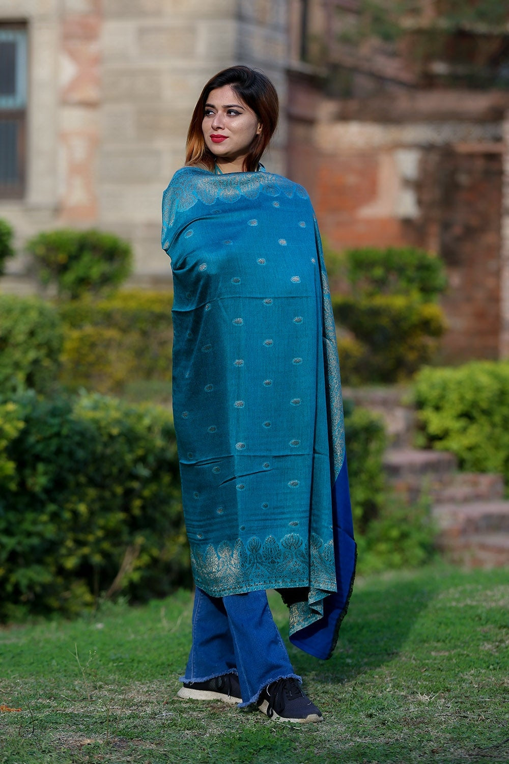 FIROZI SHAWL DEFINES ROYAL AND LUXURIOUS EXTREMELY