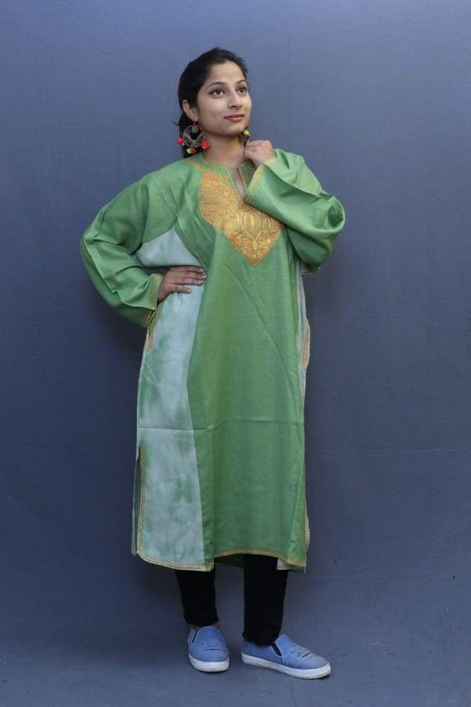 Green Colour Tye And Dye Phiran With Tilla Embroidery Looks