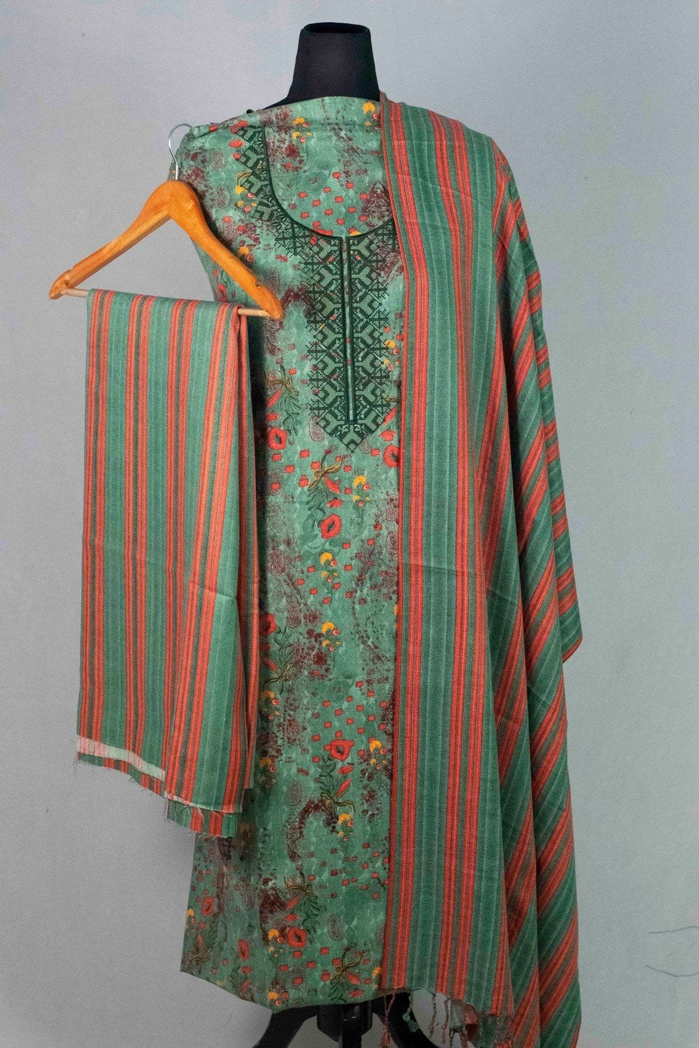 Green Woolen Kani Printed Suit With Neck And Over All