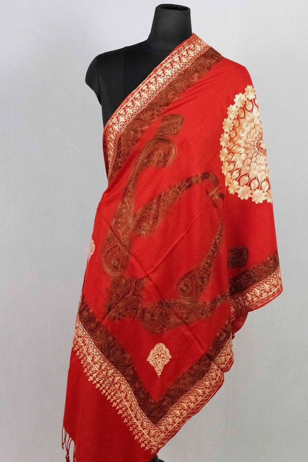 Maroon Colour Stole With Graceful Dense Jaal Pattern