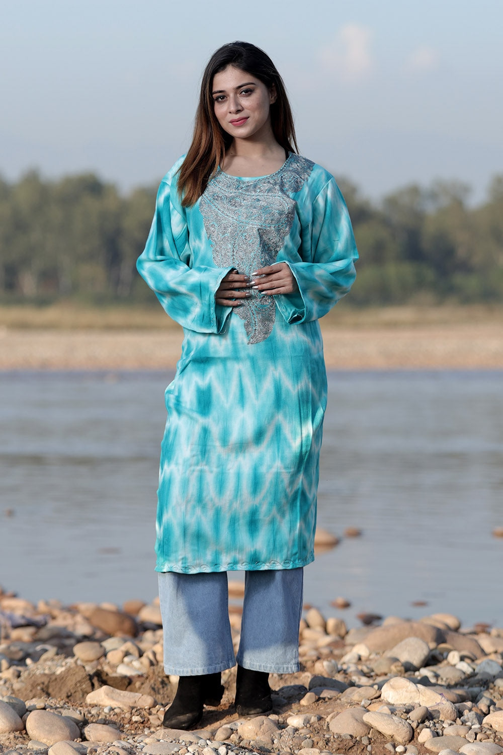 MESMERISING SKY BLUE COLOUR TIE-DYE Aari Tilla Work
