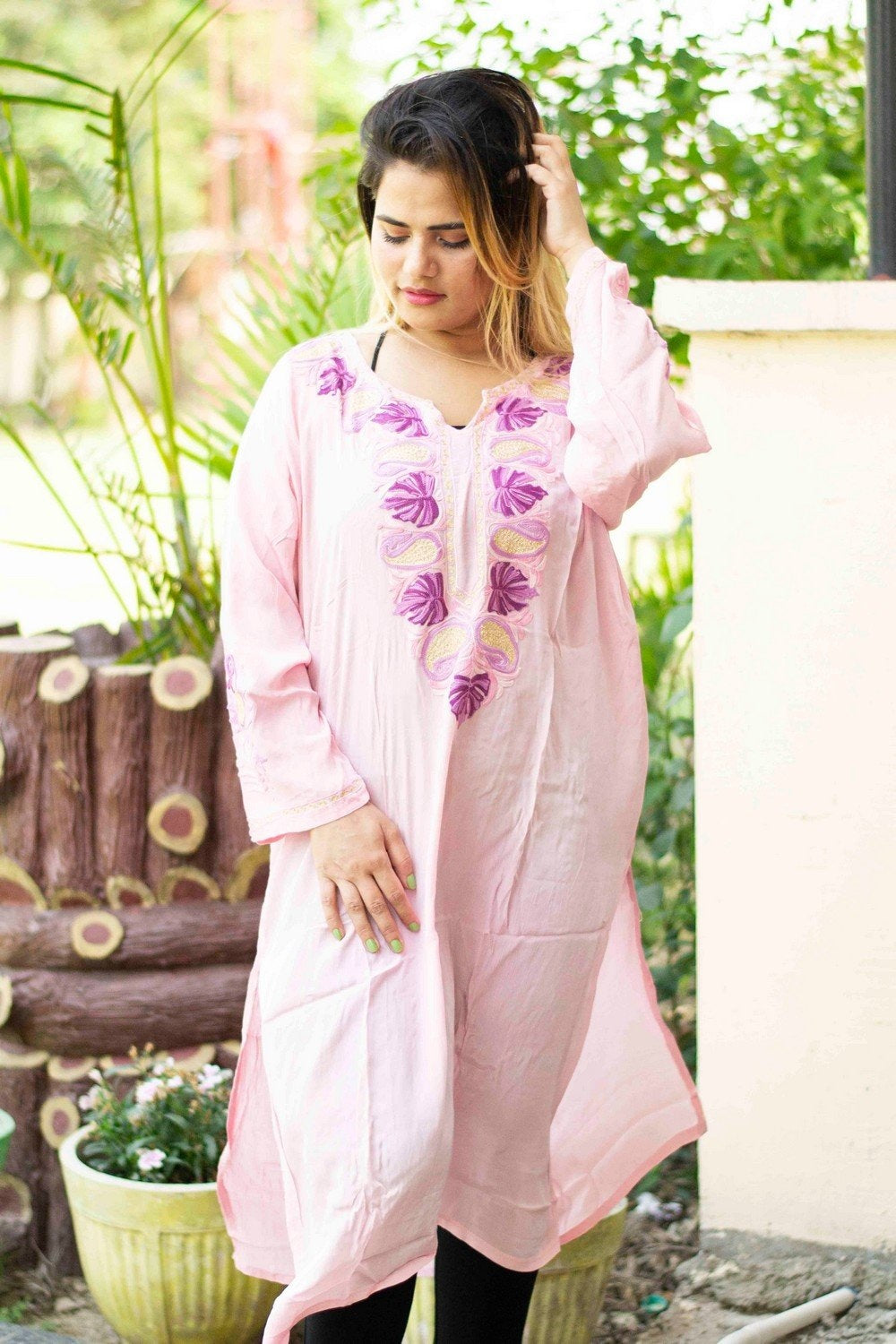 Pink Kashmiri Crepe Kurti With Beautiful Aari Embroidery