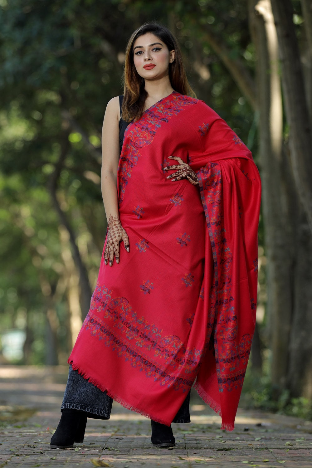 RED COLOUR SHAWL WITH ZARI & KANI WORK DEFINES ROYAL