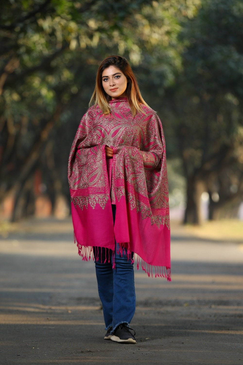 ROSEWOOD CHARMING PINK COLOUR KASHMIRI STOLE WITH CLASSY
