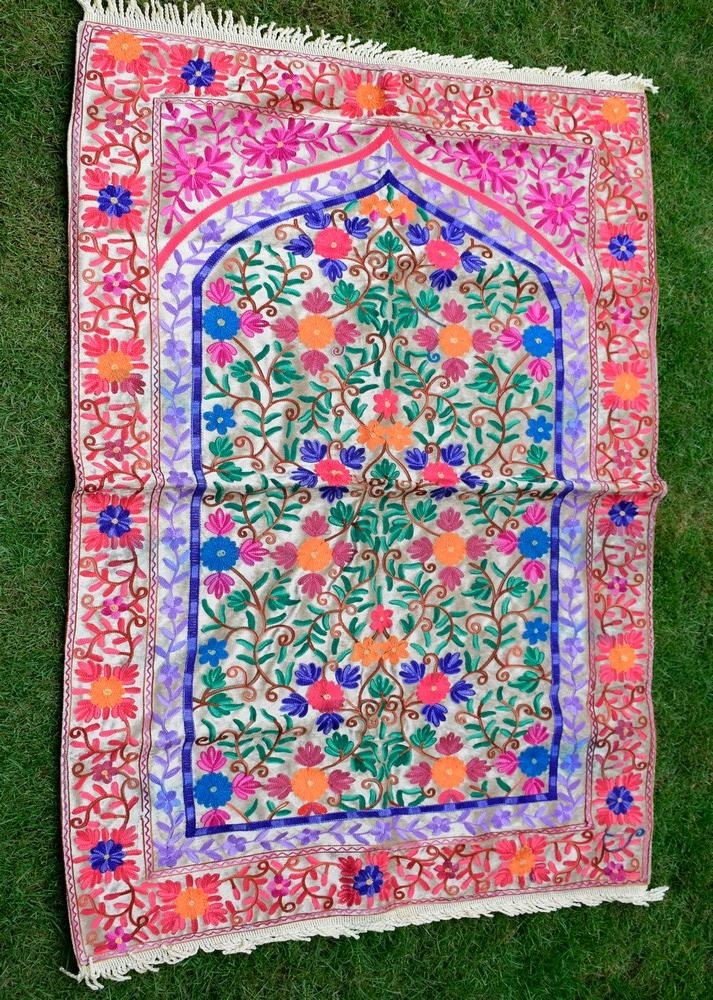 Silk White Colour With Multi Thread Kashmiri Aari Work