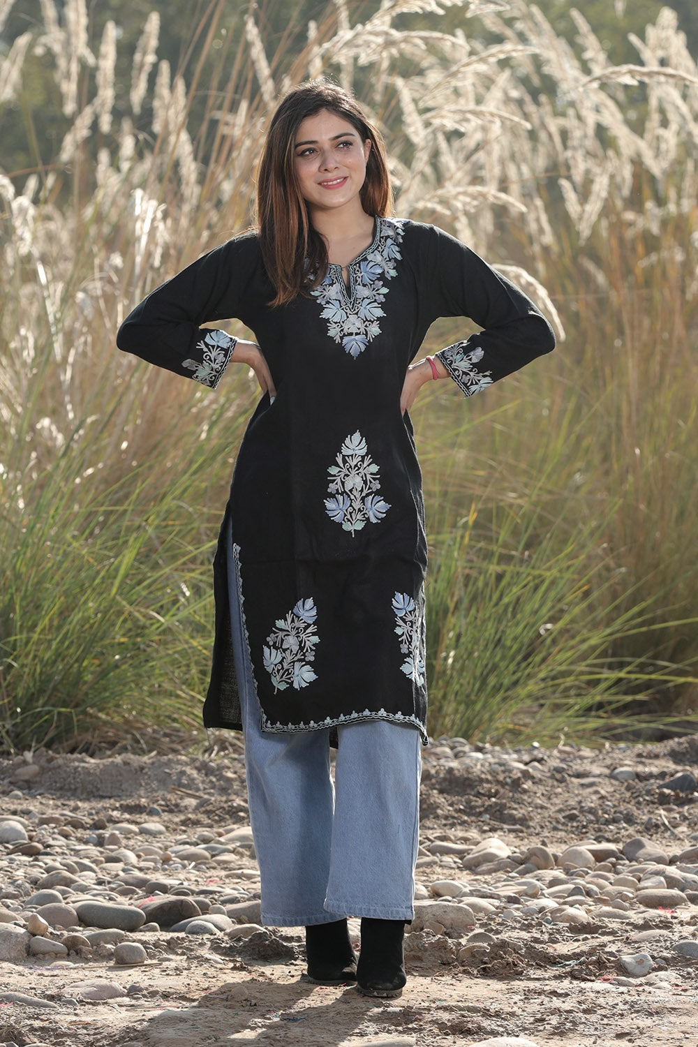 SOPHISTICATED BLACK COLOUR AARI WORK EMBROIDERED KURTI WITH