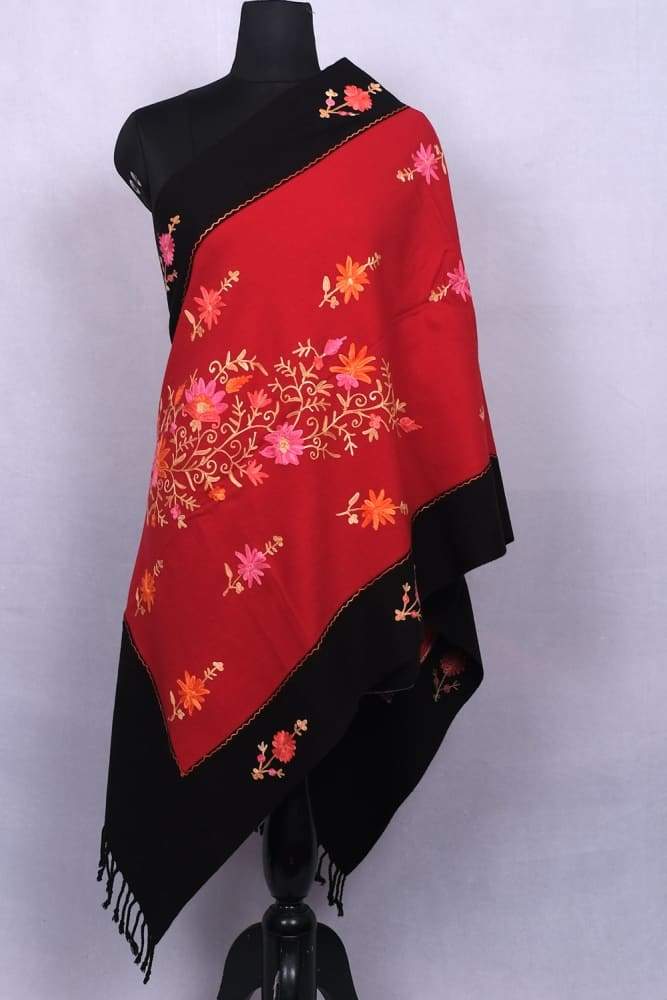 Superb Colour Contrast With Royal Red And Black Pashmina
