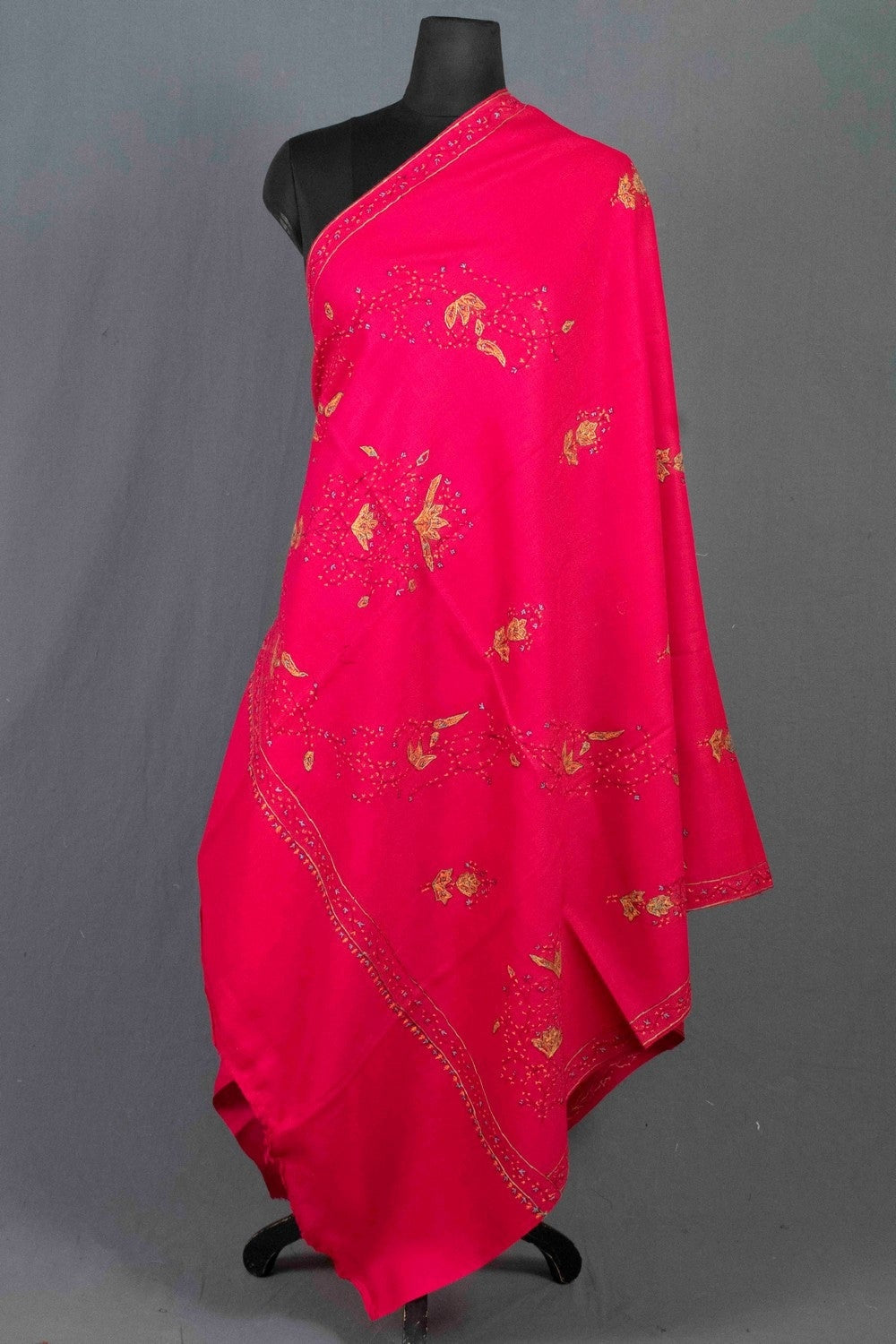 Vibrant Magenta Colour Sozni Shawl Emblished With Designer