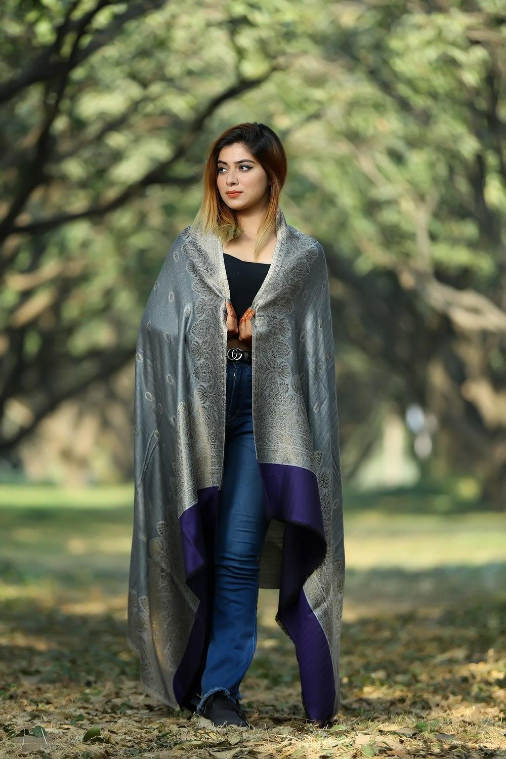 VIOLET COLOUR ZARI SHAWL DEFINES ROYAL AND LUXURIOUS