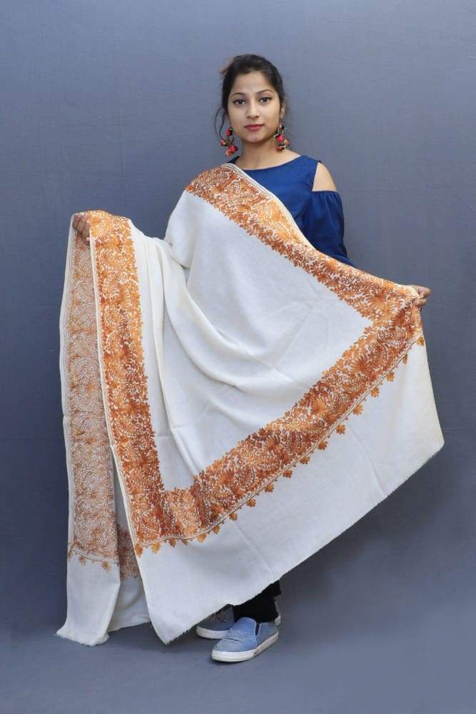 White Colour Wrap With Brown Aari Embroidery Looks Beautiful